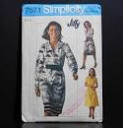 7571 SIMPLICITY 1976 JIFFY SHORT - LONG SLEEVE ZIPPY COLLAR DRESS, BELT PATTERN 12 cut or 14 uncut  choice 